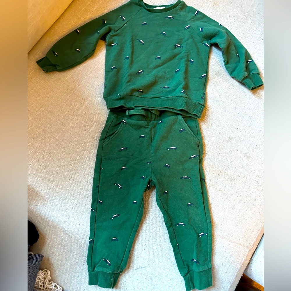 VGUC Miles the Label, Baby Jogger 2pc Set, Green with navy Cars, Sz 18 mos.